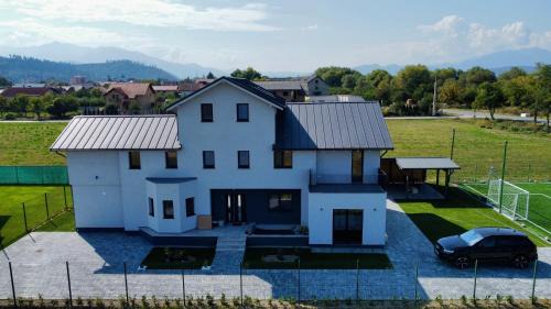 King Studio with Sofa Bed