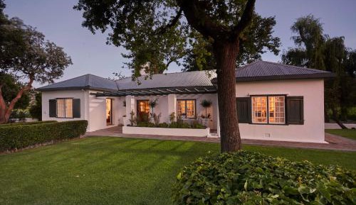 Two-Bedroom Cottage with Garden