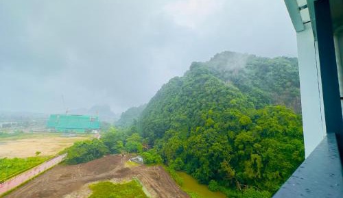 Studio with Mountain View