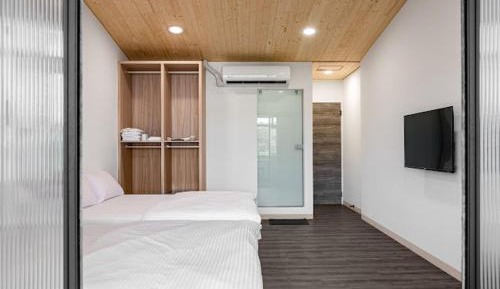 Quadruple Room with Private Bathroom