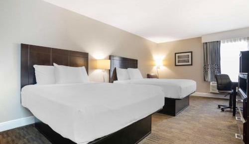 King Room with Bath Tub - Mobility Accessible