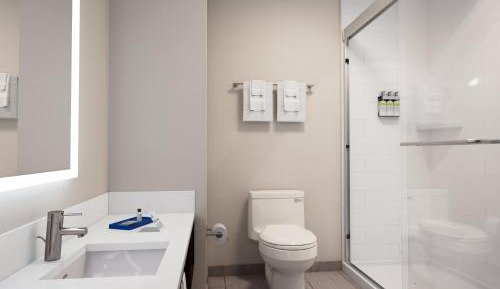 King Room - Hearing Accessible