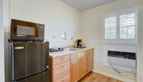 Single Room with Private Bathroom