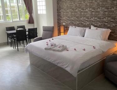 Deluxe Double Room with Shower