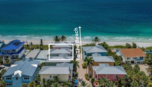 Four-Bedroom Holiday Home
