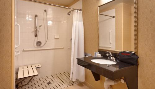 Queen Room with Two Queen Beds - Hearing Accessible