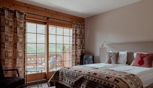 Double Room with Balcony and Mountain View