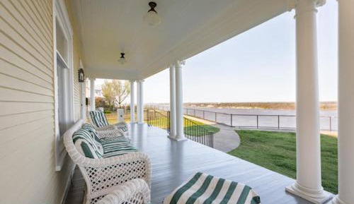 Suite with River View