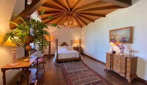 Deluxe Suite #4 with Sea View