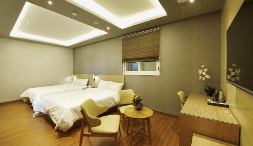 Premium Twin Room