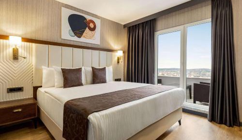 Deluxe Room with Balcony