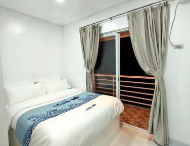 Double Room with Balcony and Sea View
