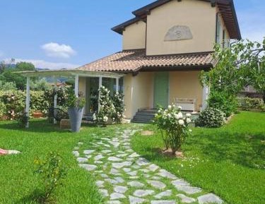 Villa with Garden View