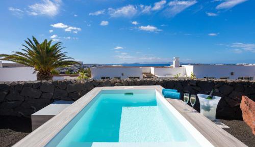 Bungalow with Sea View