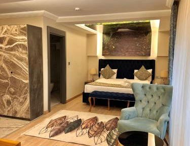 Deluxe Family Suite