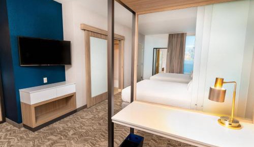 Suite, 2 Queen, Trundle bed