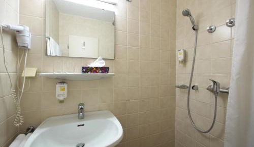 Economy Single Room - Public Transport Ticket included