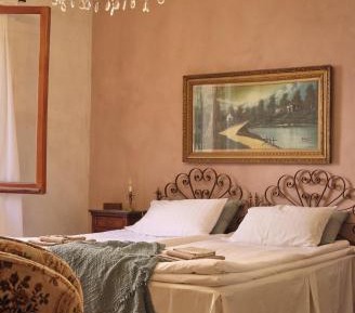 Standard Double Room with Shared Bathroom