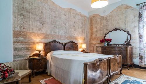 Apartment with Mountain View