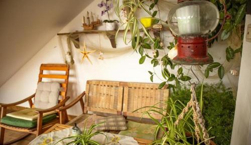 Apartment with Mountain View