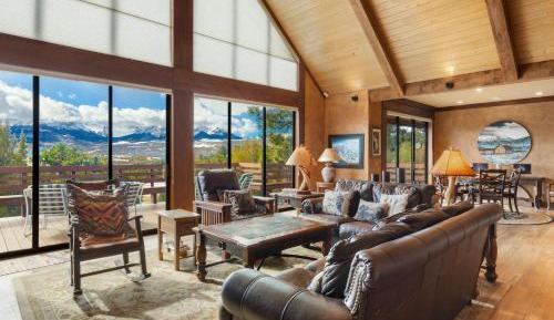 Three-Bedroom Vacation Home 