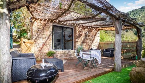 One-Bedroom Holiday Home
