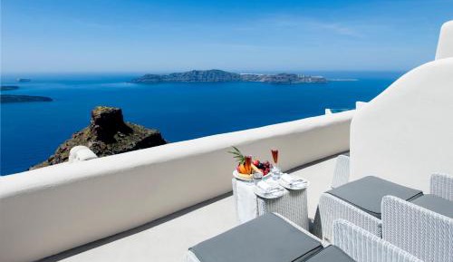 Premium Loft with Private Balcony & Caldera View