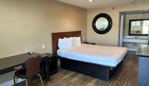 King Room- Non-Smoking