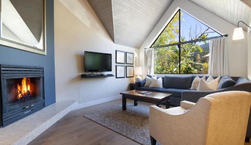 Condo, 2 Bedrooms + Loft (Unit 901)