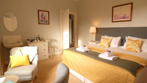 Double or Twin Room with Private External Bathroom