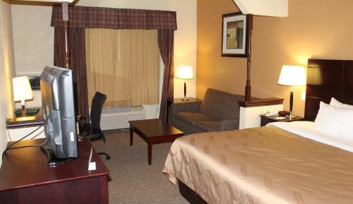 King Suite with Sofa bed - Non Smoking/Ground floor