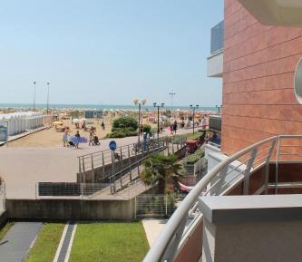 Deluxe One-Bedroom Apartment with Sea View