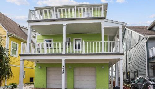 Four-Bedroom Holiday Home