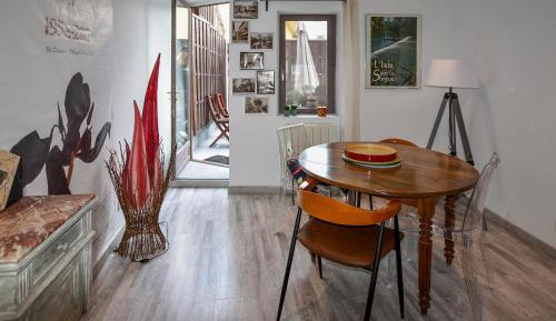 One-Bedroom Holiday Home