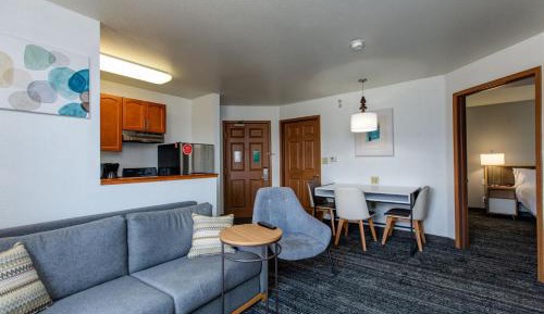 1 Bedroom Suite, 1 Queen, Sofa bed