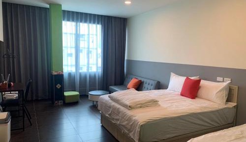 Quadruple Room with Private Bathroom