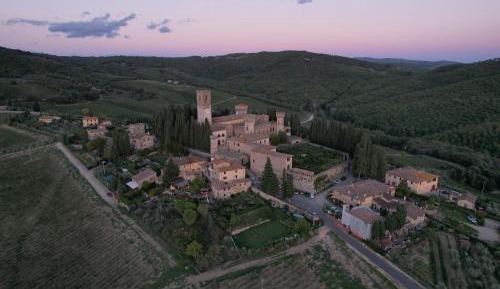 Two-Bedroom Deluxe Apartment