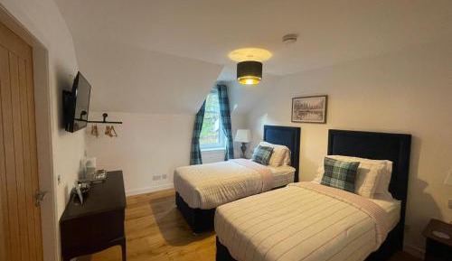 Twin Room with Private Bathroom