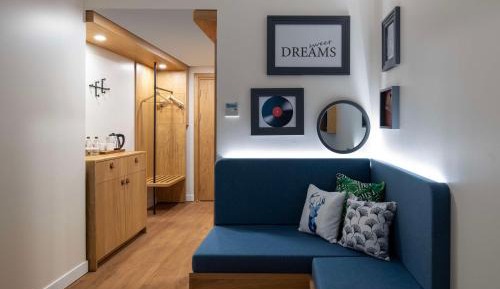 Queen Room with Sofa Bed - Non-Smoking