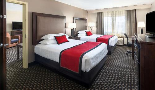 Two-Room Queen Suite with Two Queen Beds and Sofa Bed