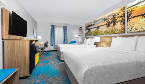 Queen Room with Two Queen Beds - Non-Smoking