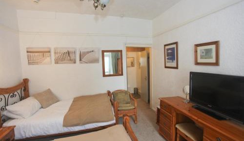 Twin Room with Shower