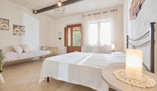 Superior One-Bedroom Apartment