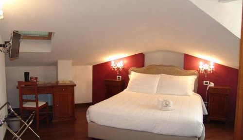 Double or Twin Room with Private Bathroom