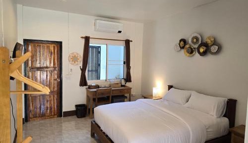 Queen Room with Garden View