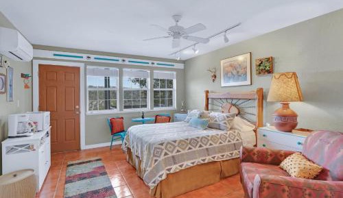One-Bedroom Holiday Home
