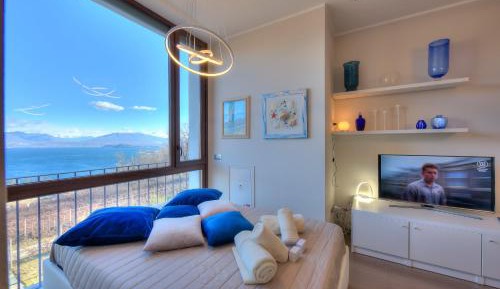 Studio with Lake View