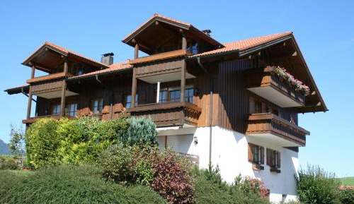 Apartment with Mountain View