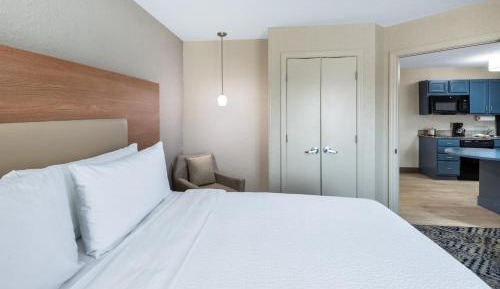 One-Bedroom King Suite