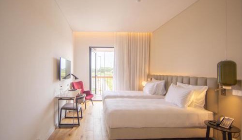 Superior Twin Room with City View